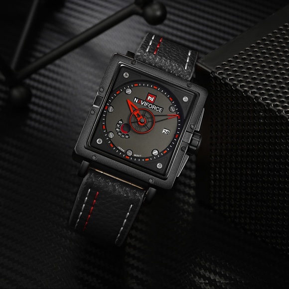 Watch (New with tag 🏷 and box) - Picture 2 of 8